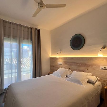 Hostal Rom Familiar Roses Zewnętrze zdjęcie