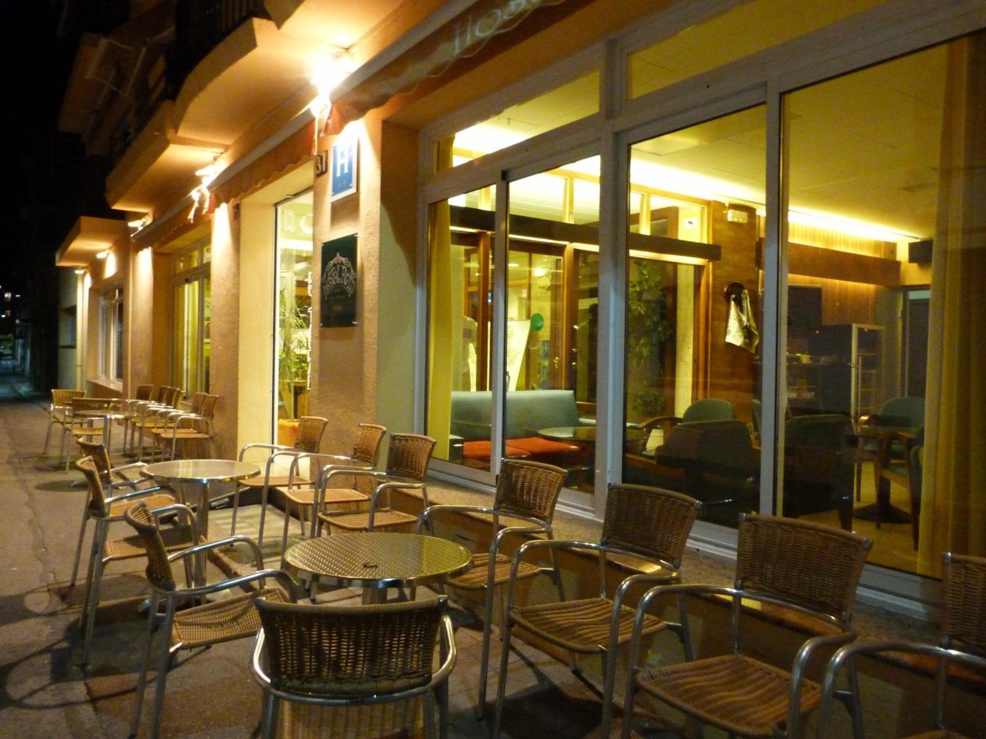 Hostal Rom Familiar Roses Zewnętrze zdjęcie