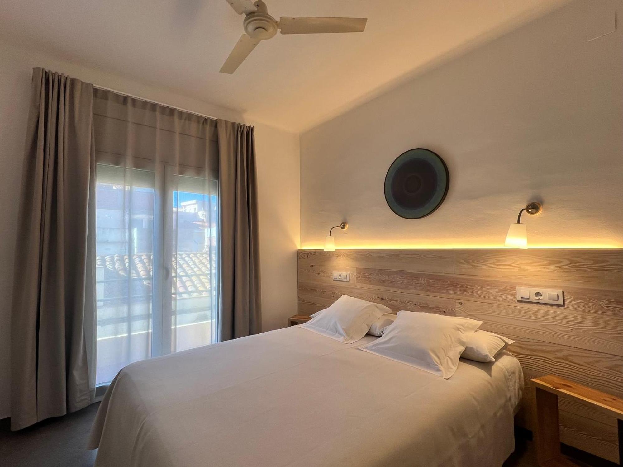 Hostal Rom Familiar Roses Zewnętrze zdjęcie
