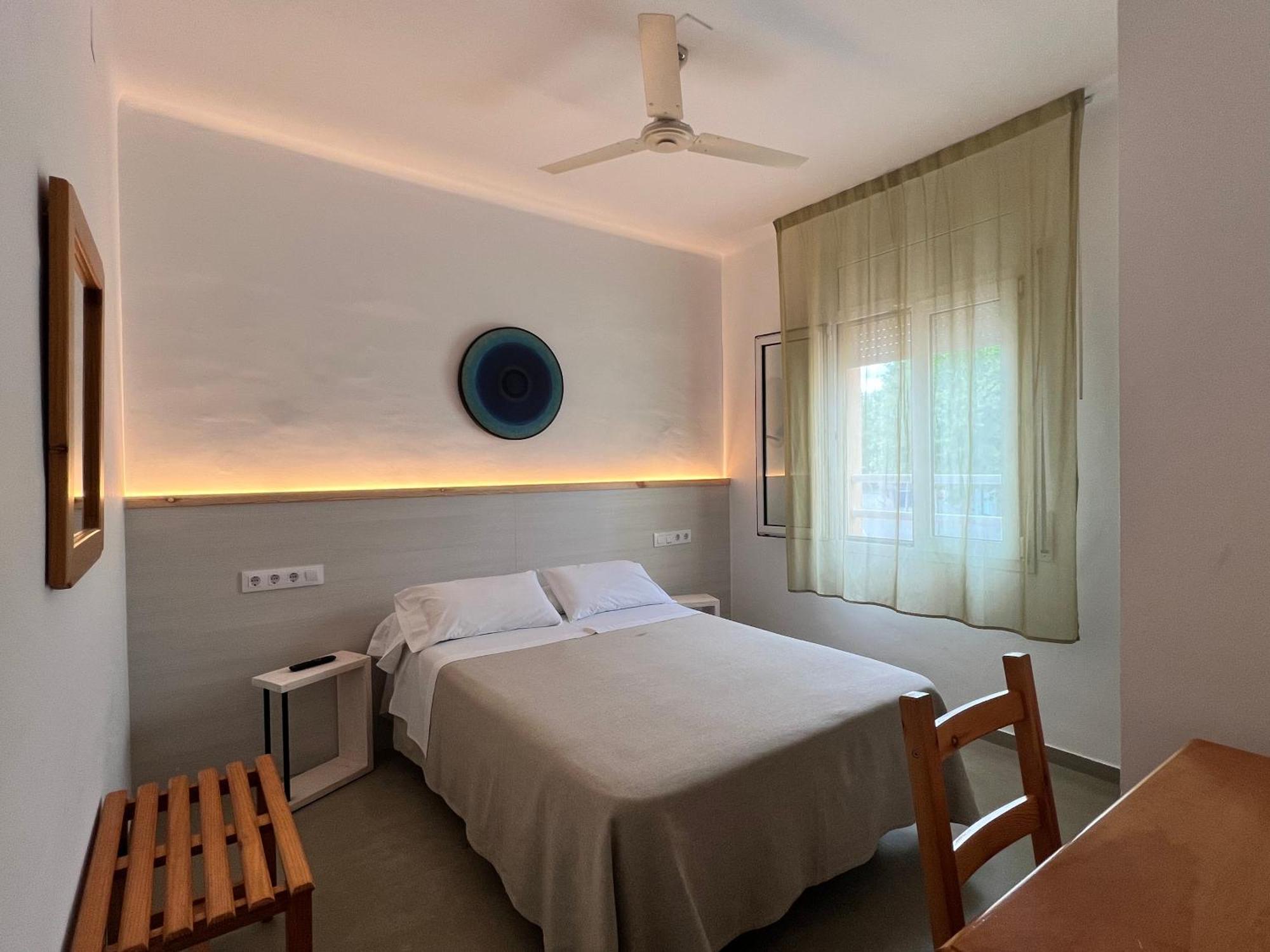 Hostal Rom Familiar Roses Zewnętrze zdjęcie