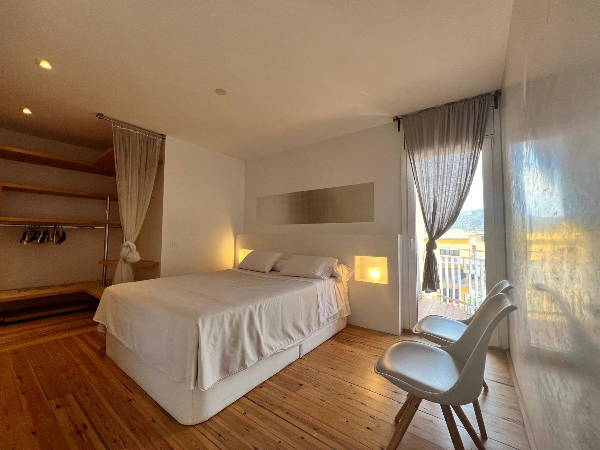 Hostal Rom Familiar Roses Zewnętrze zdjęcie