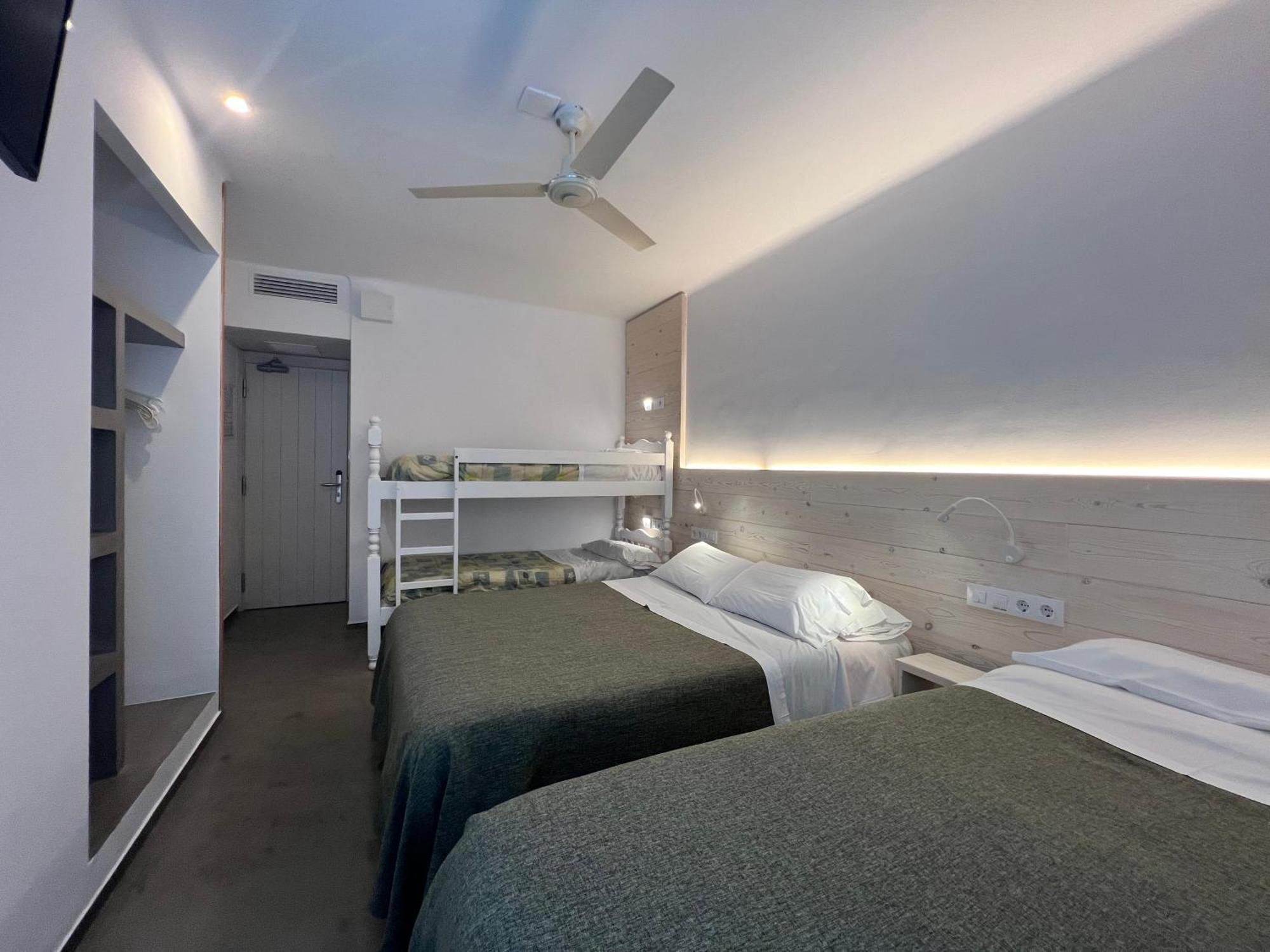 Hostal Rom Familiar Roses Zewnętrze zdjęcie
