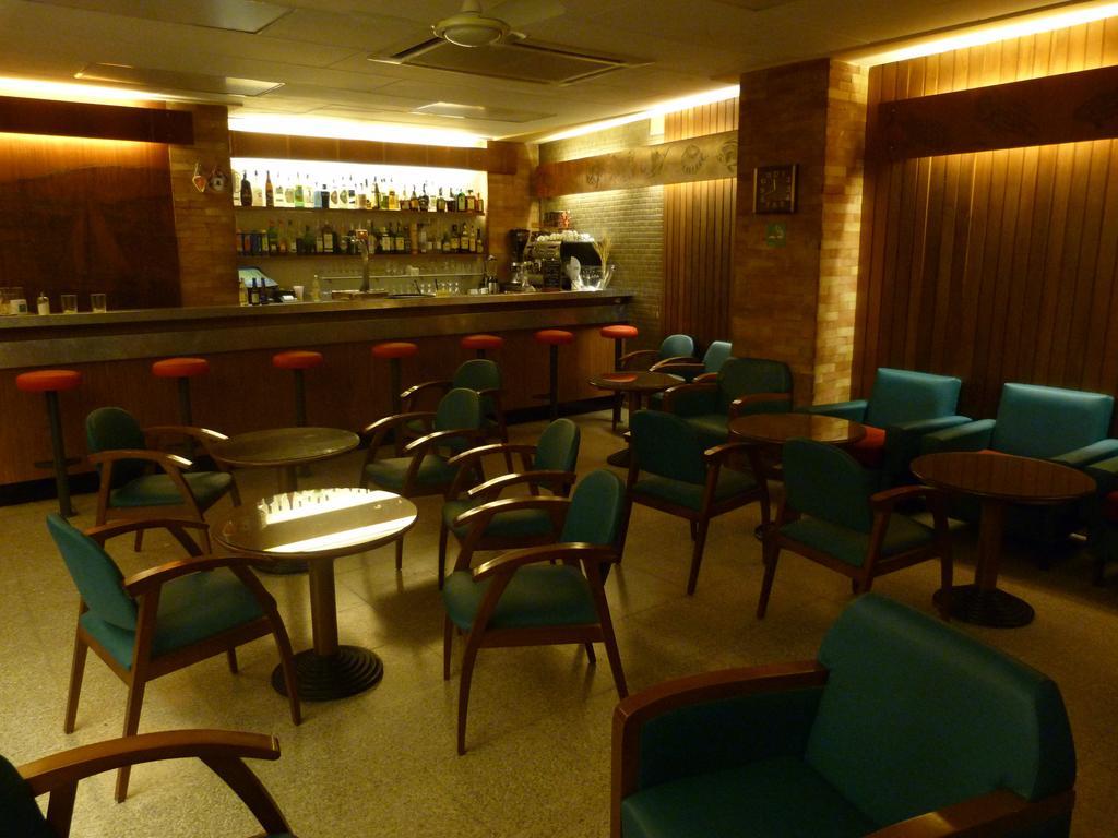 Hostal Rom Familiar Roses Zewnętrze zdjęcie